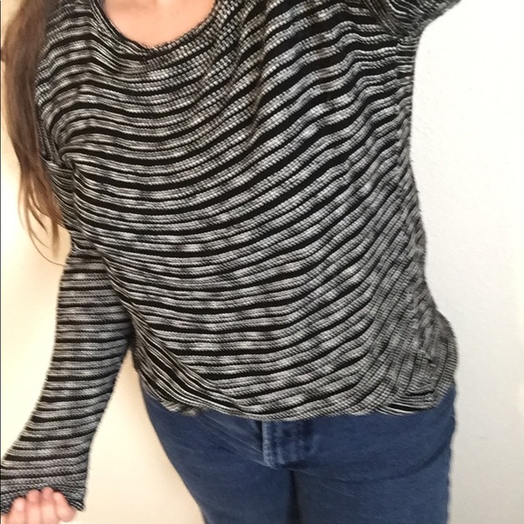 Knit top size small - Picture 7 of 8